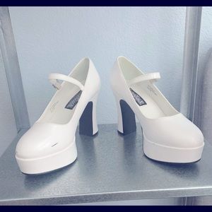 MARY JANE (Halloween), White 3” High Platform Heels Size 8 - Good Condition